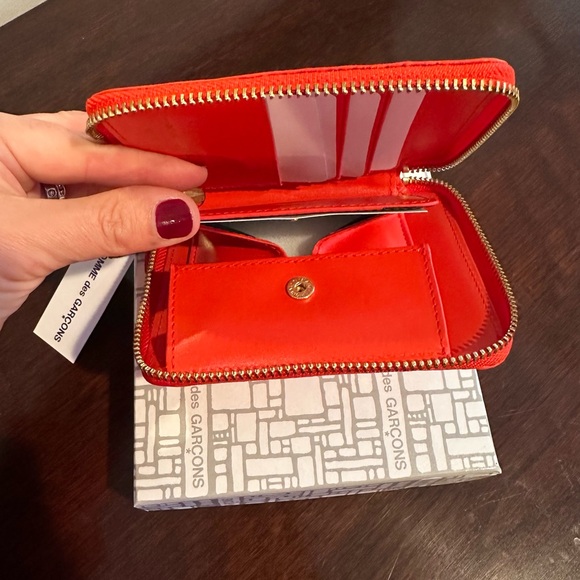 New Comme des Garcons red zip around wallet - Picture 8 of 10